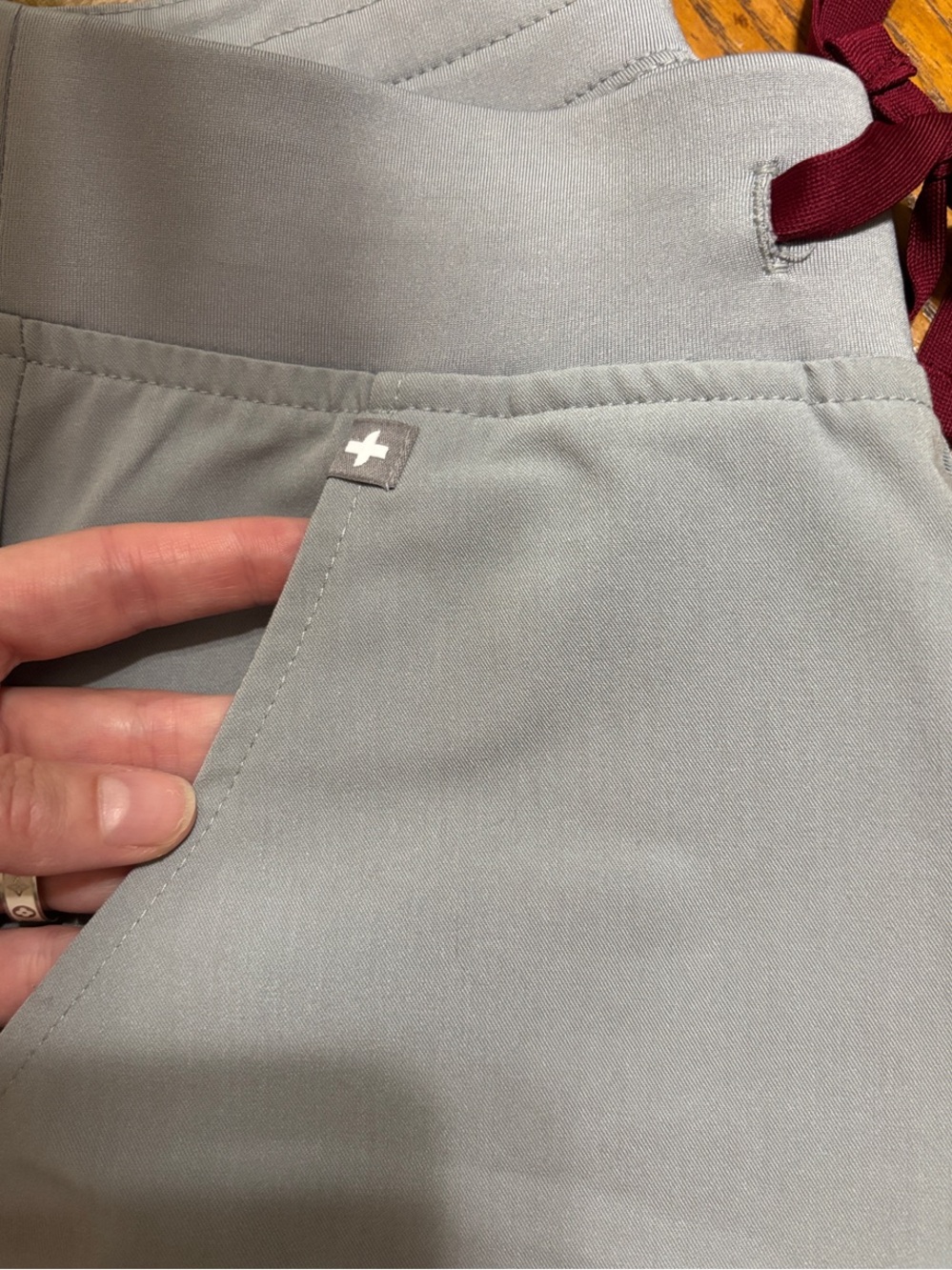 Figs Light Gray Women's Jogger Pants with Burgundy Drawstring XXS/T - Picture 4 of 7
